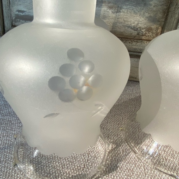 Vintage ornate grape light glass globes - Picture 7 of 12